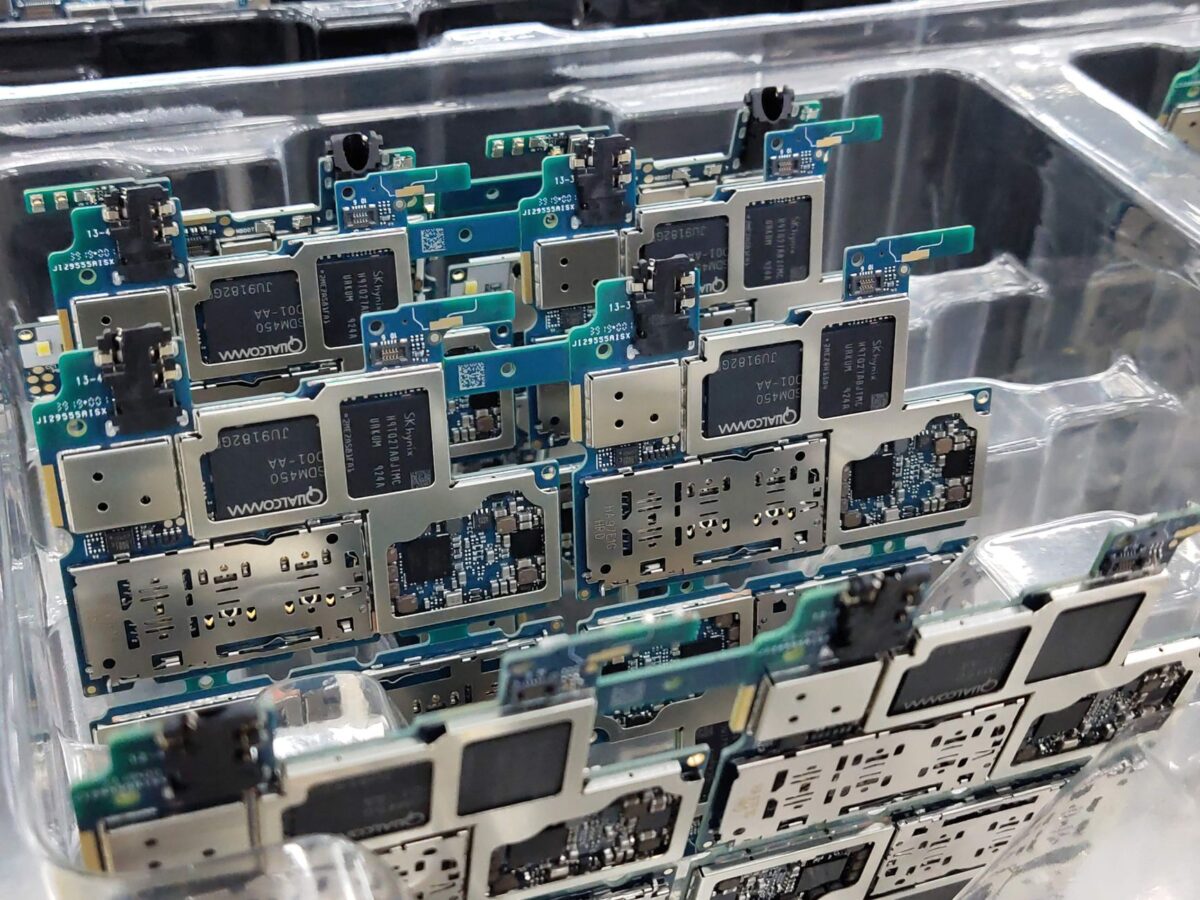 galaxy ultra versions lpddr ufs changent