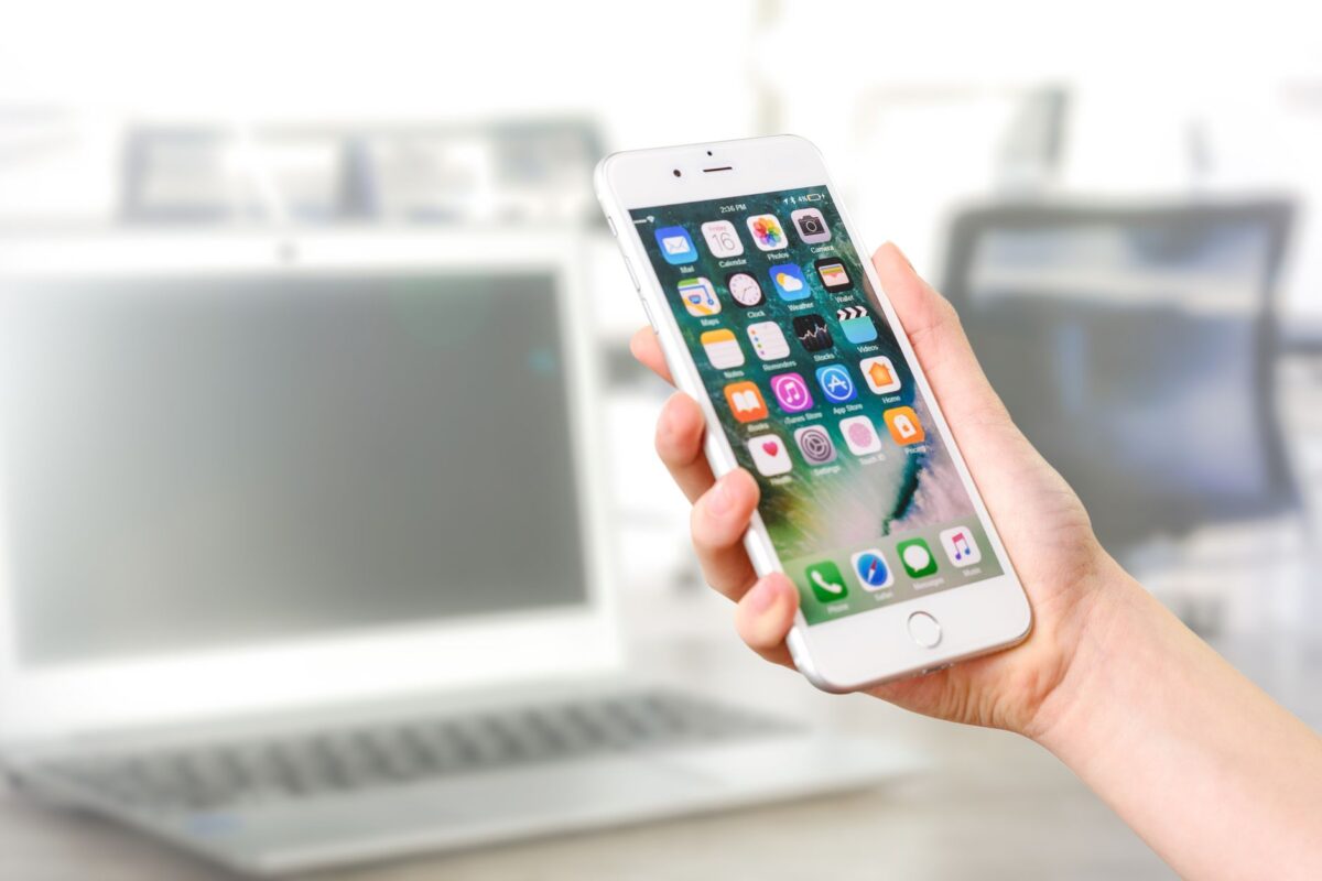 iphone duo apple affiche elle